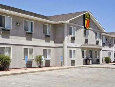 Super 8 By Wyndham Hotel